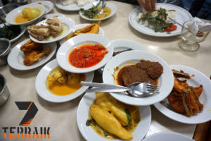 9 Rekomendasi Rumah Makan Padang di Jakarta